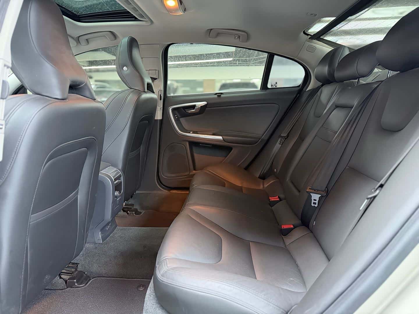 Volvo S60, 2016 все фото