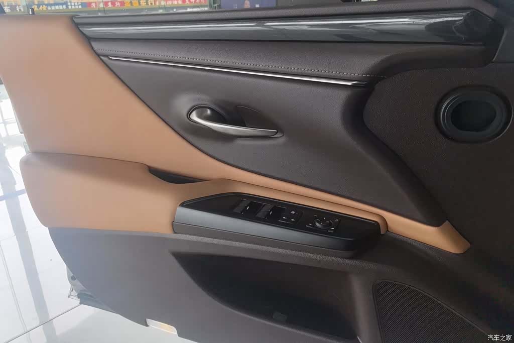 Lexus ES, 2020 7
