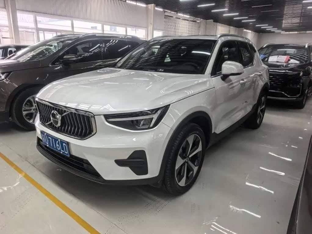 Volvo XC40 2024 B4 Luxury