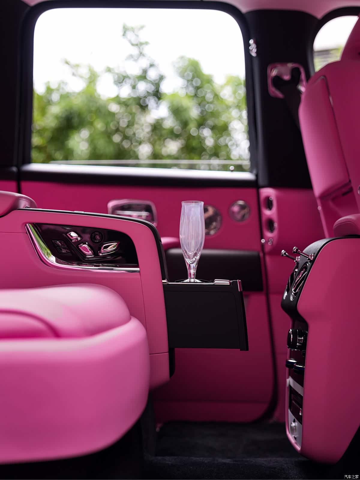 Rolls-Royce Cullinan, 2023 27
