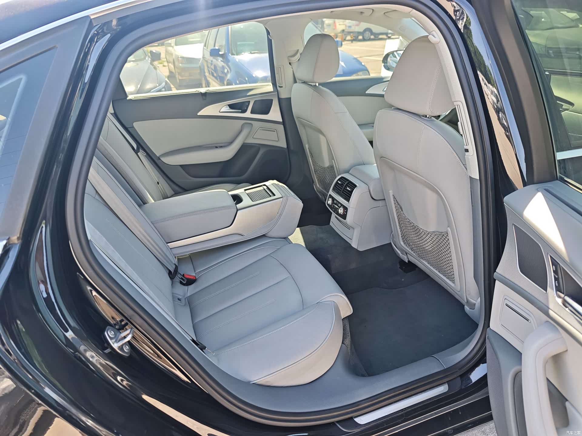 Audi A6L, 2015 11