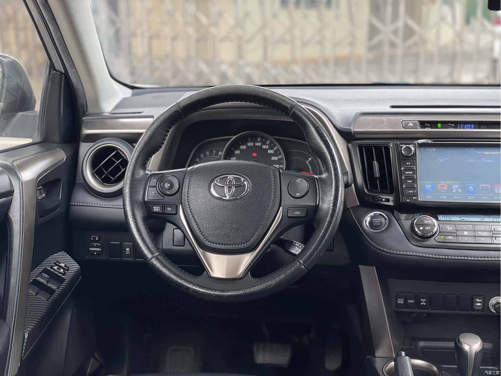 Toyota RAV4, 2014 13