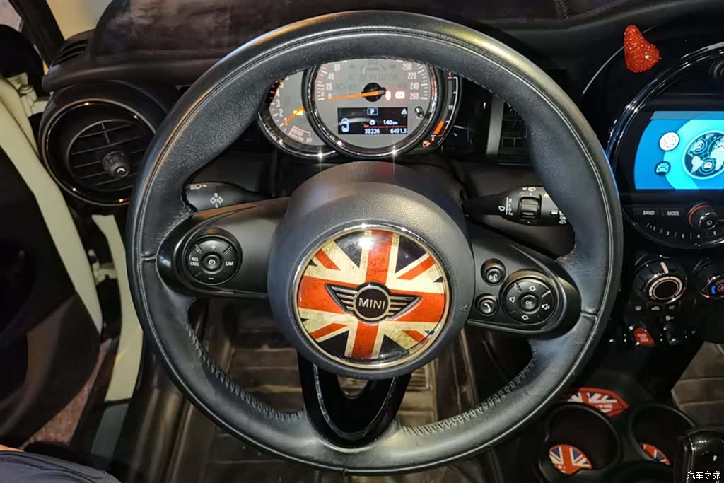 Mini ONE, 2019 15