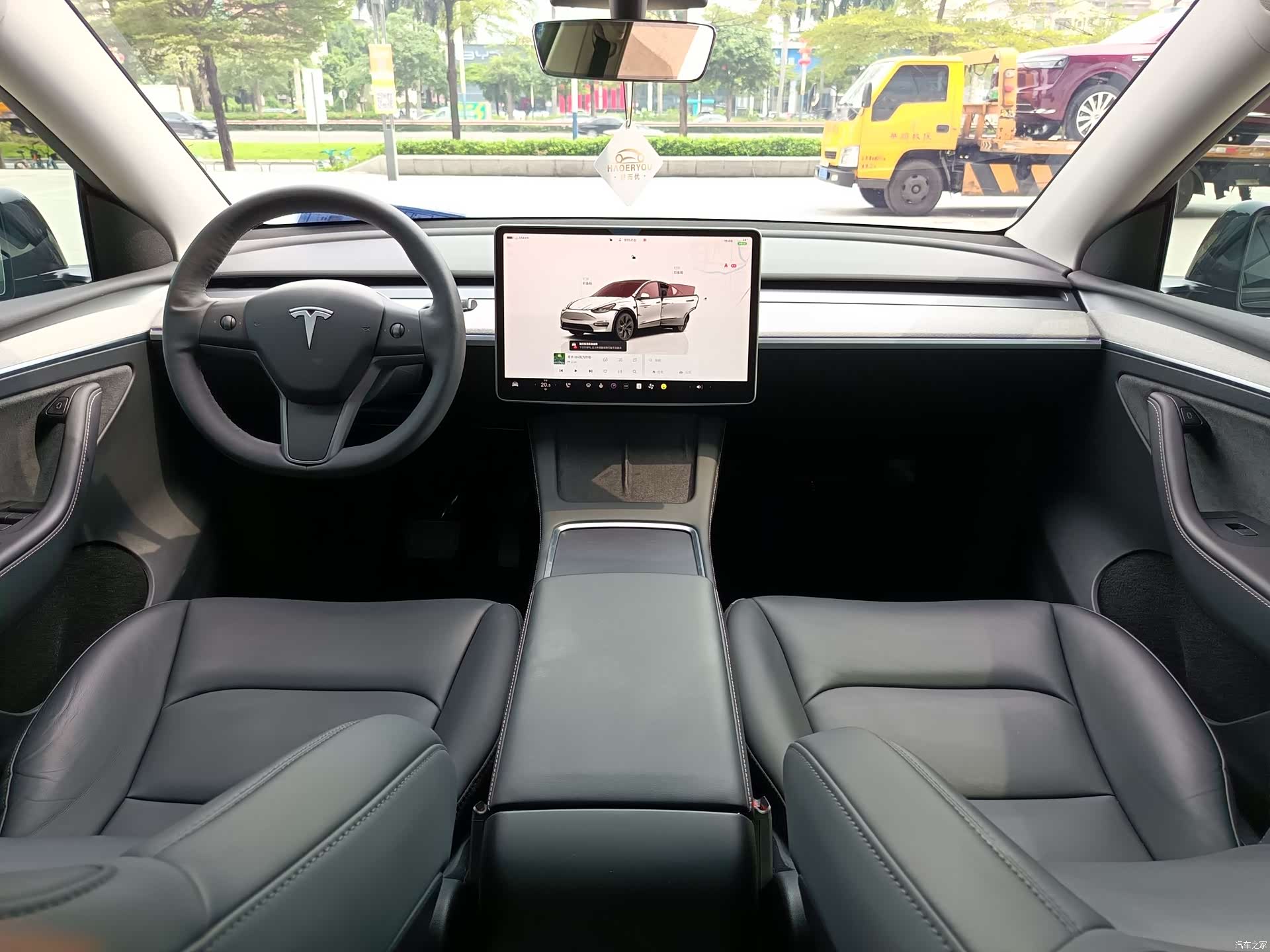 Tesla Model Y, 2024 7