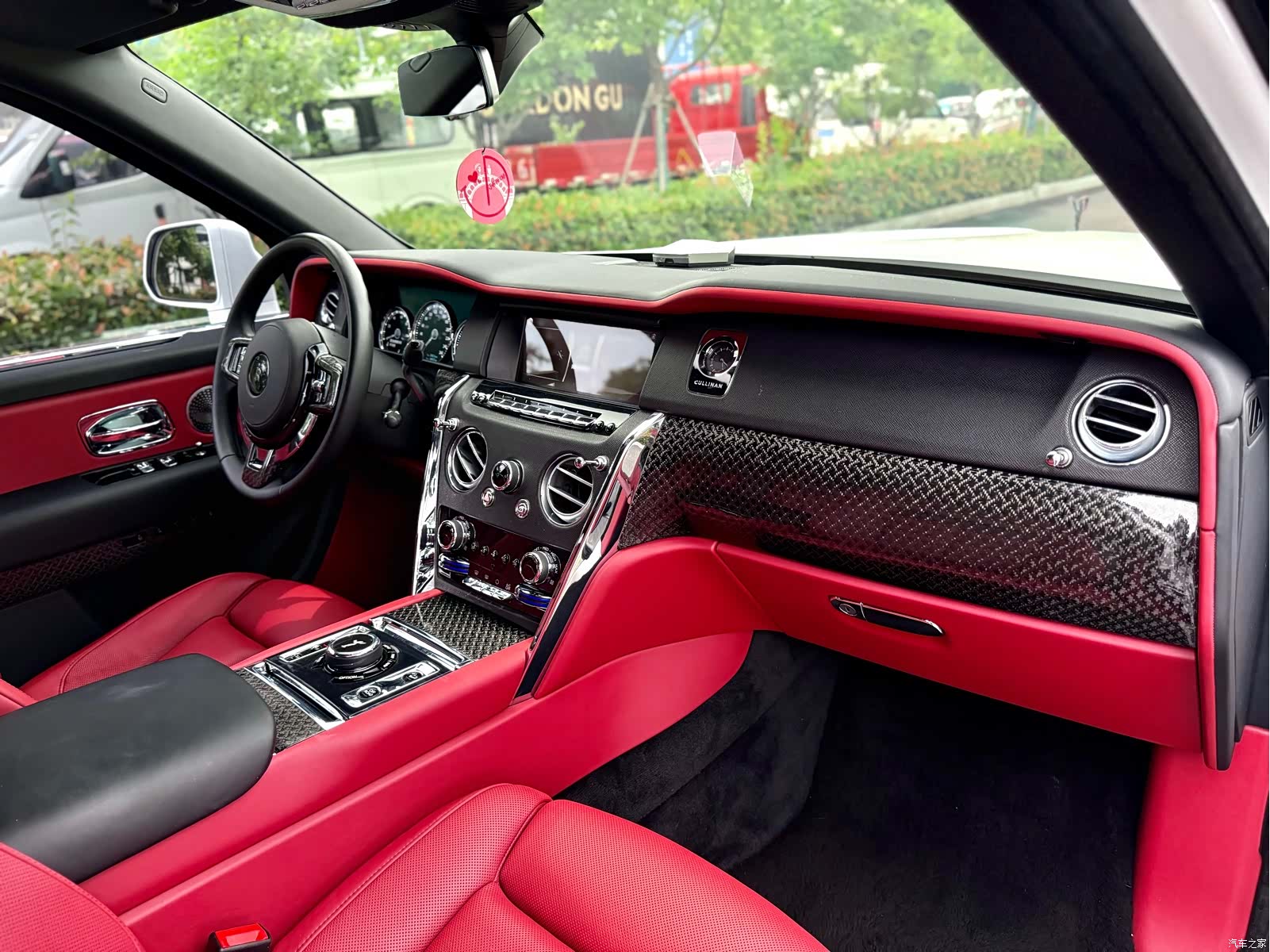 Rolls-Royce Cullinan, 2019 6