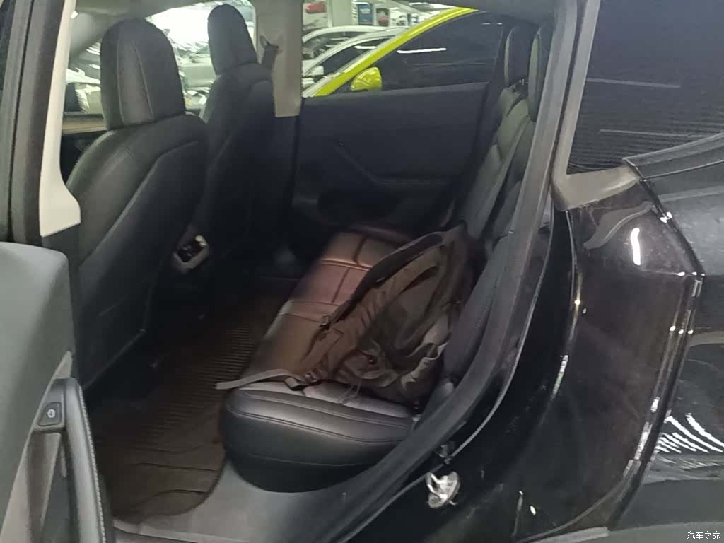 Tesla Model Y, 2022 13