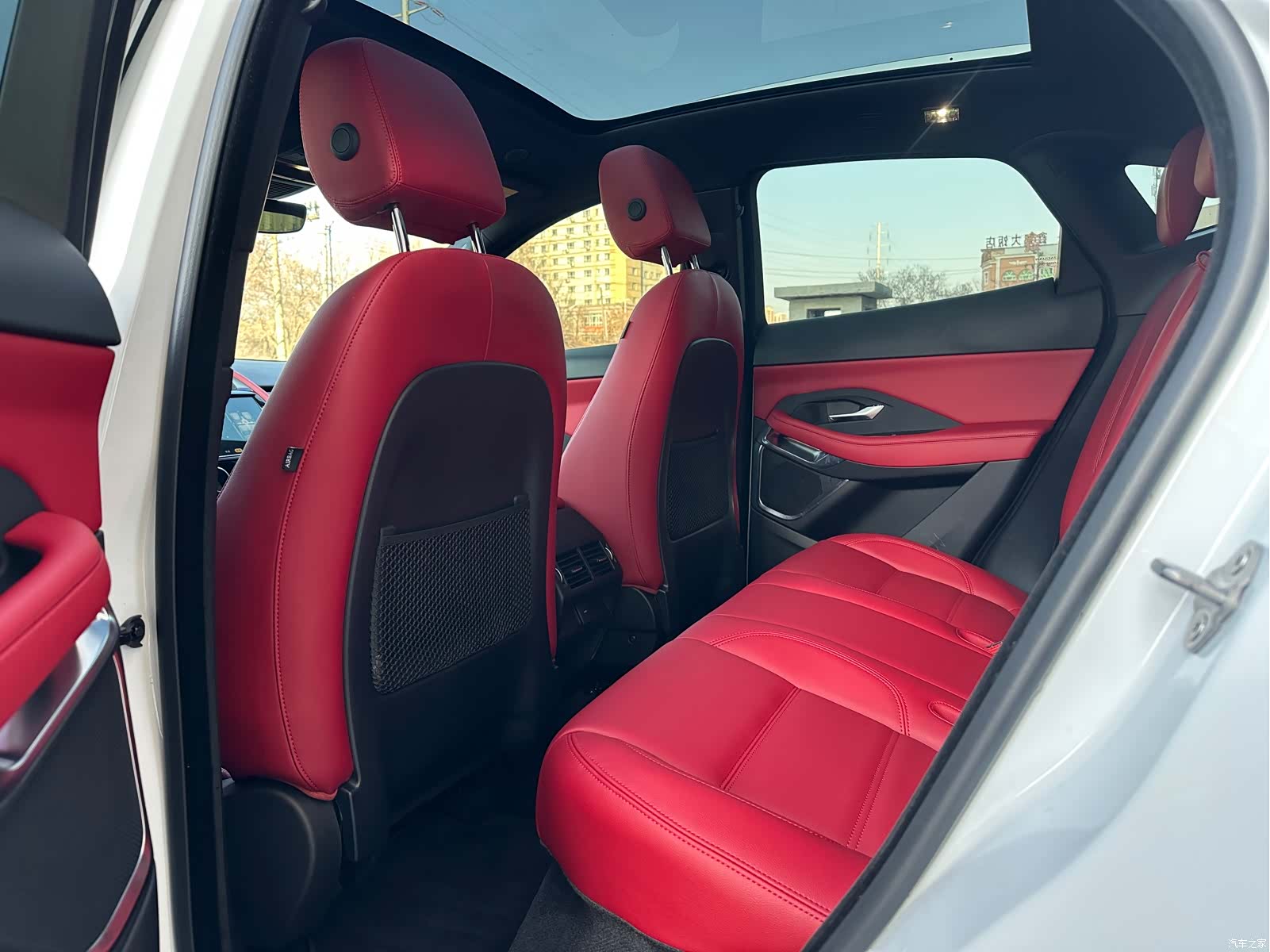 Land Rover E-PACE, 2025 все фото