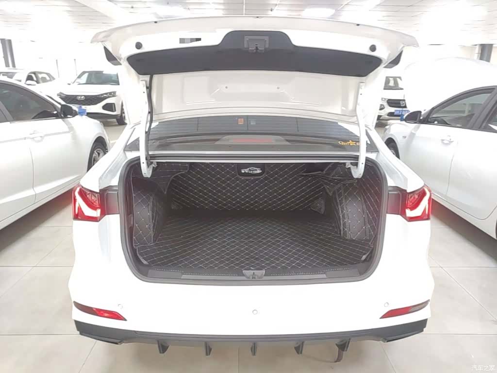 Roewe i5, 2025 19