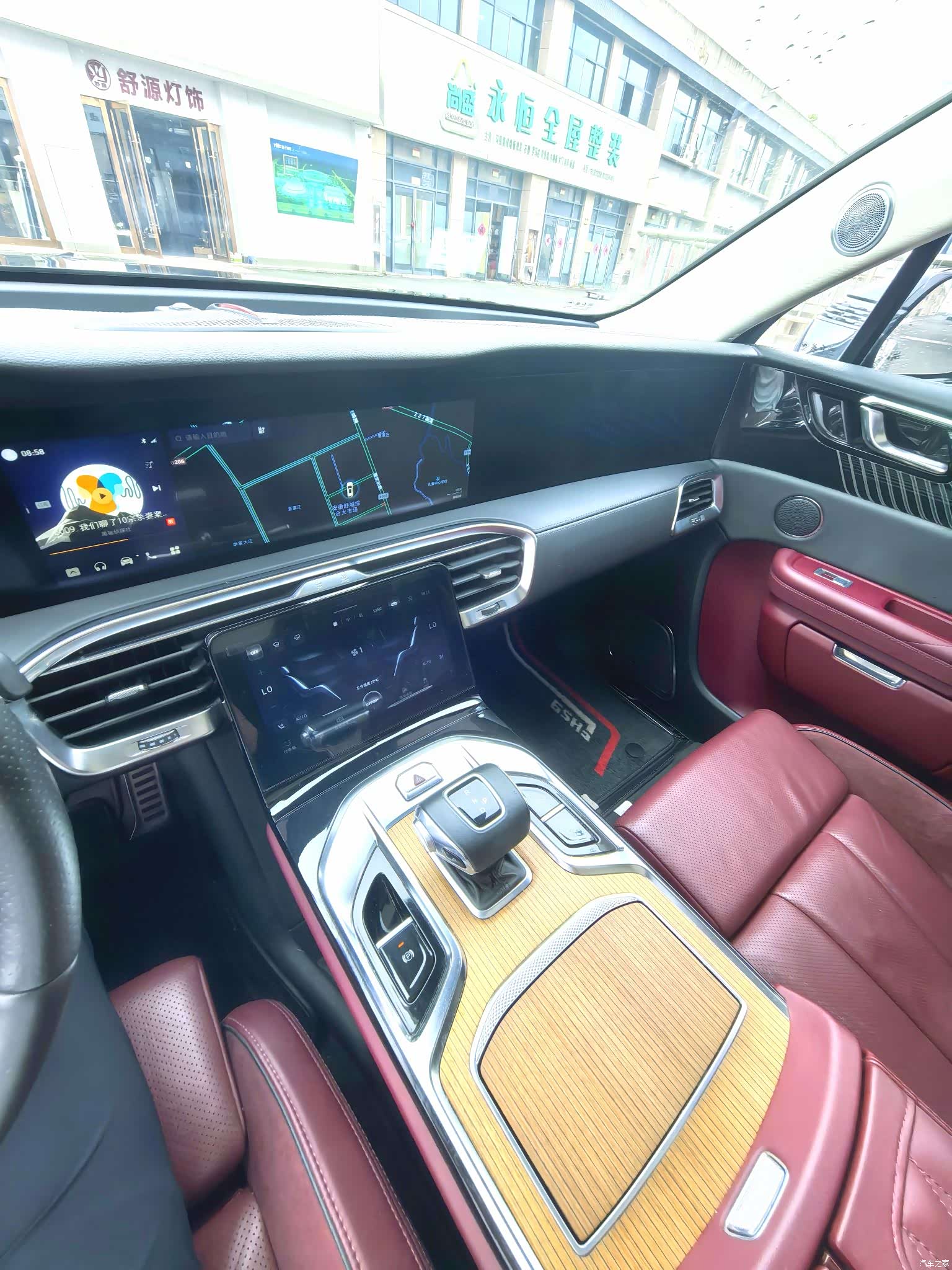 Hongqi E-HS9, 2021 12