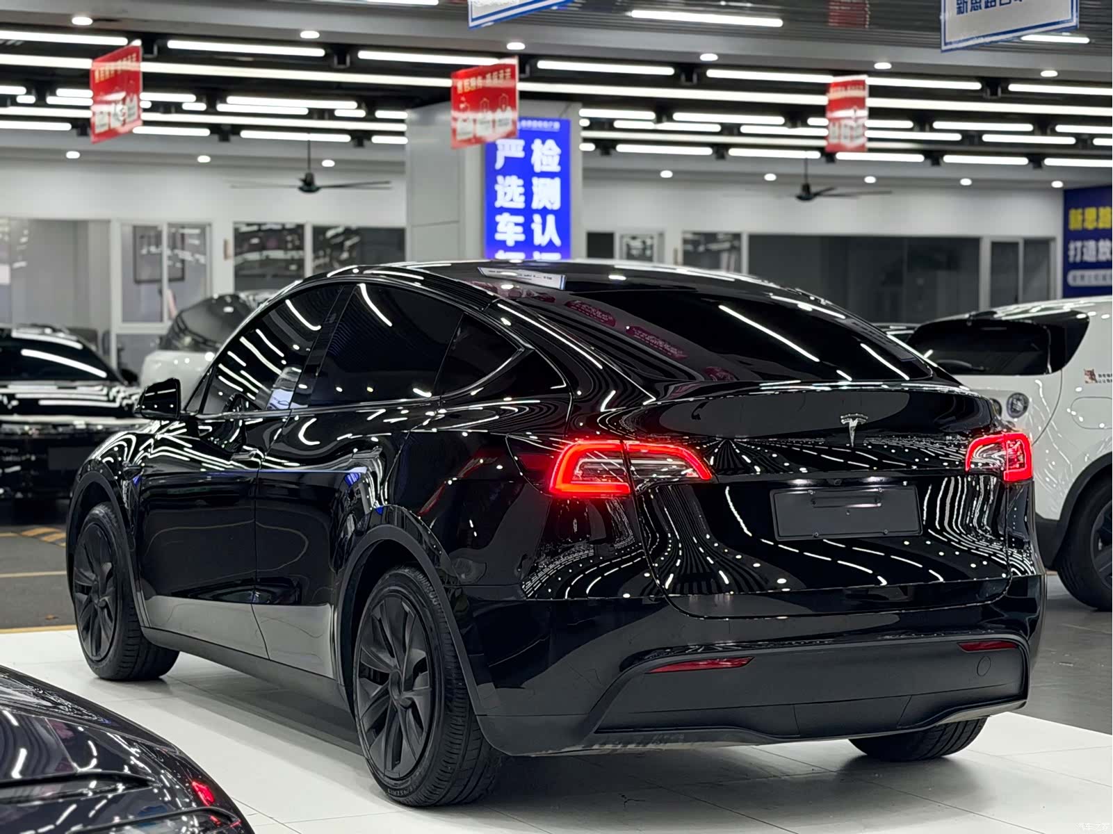 Tesla Model Y, 2024 4