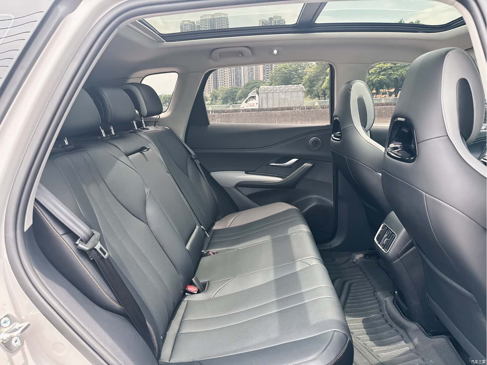 BYD HiAce, 2025 16