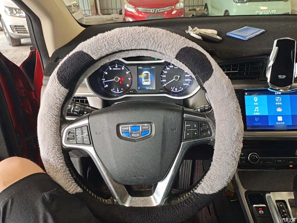Geely Emgrand, 2017 11