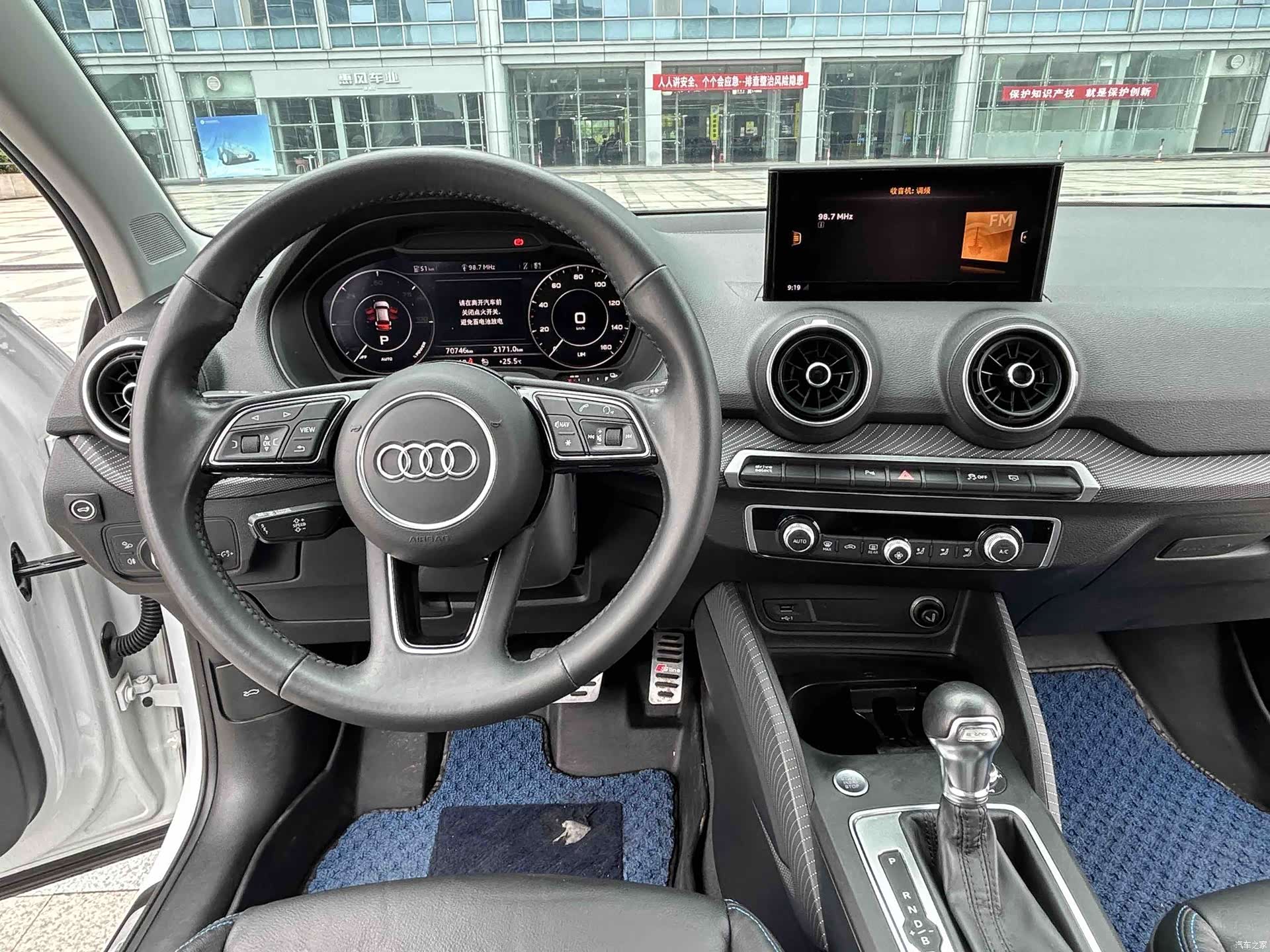 Audi e-tron, 2021 все фото