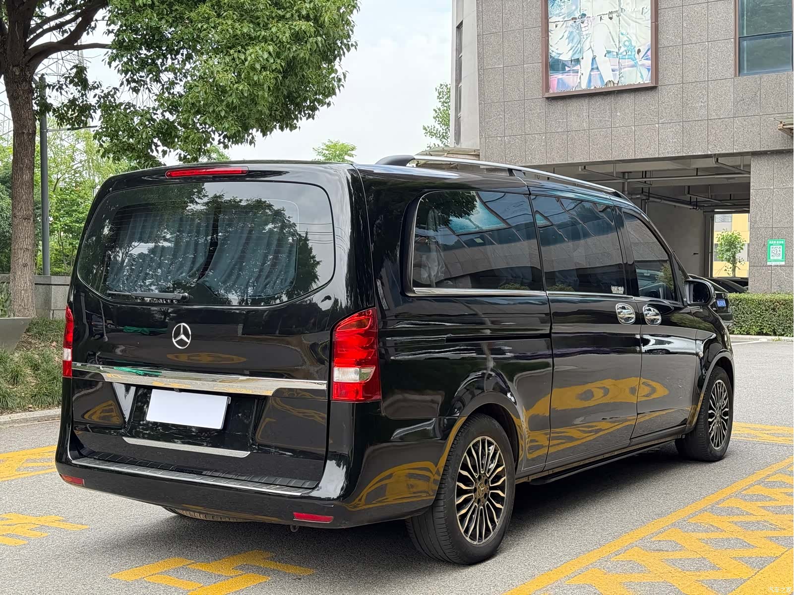 Mercedes-Benz VI, 2019 4
