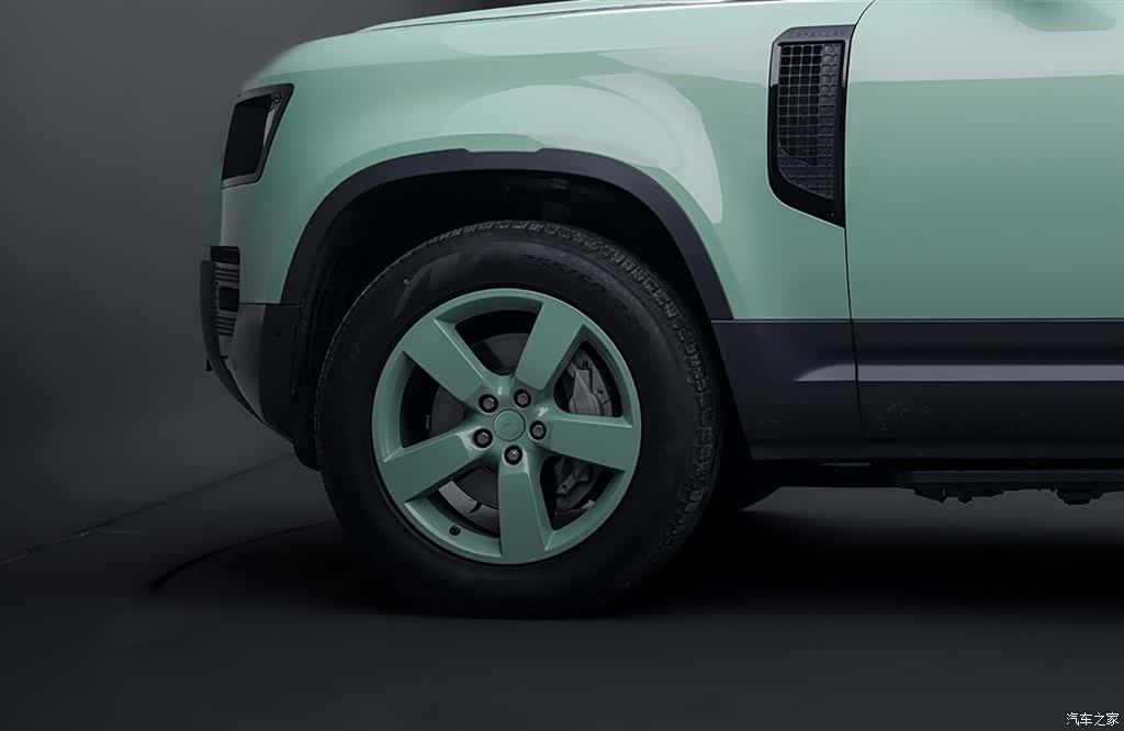 Land Rover Defender, 2023 6