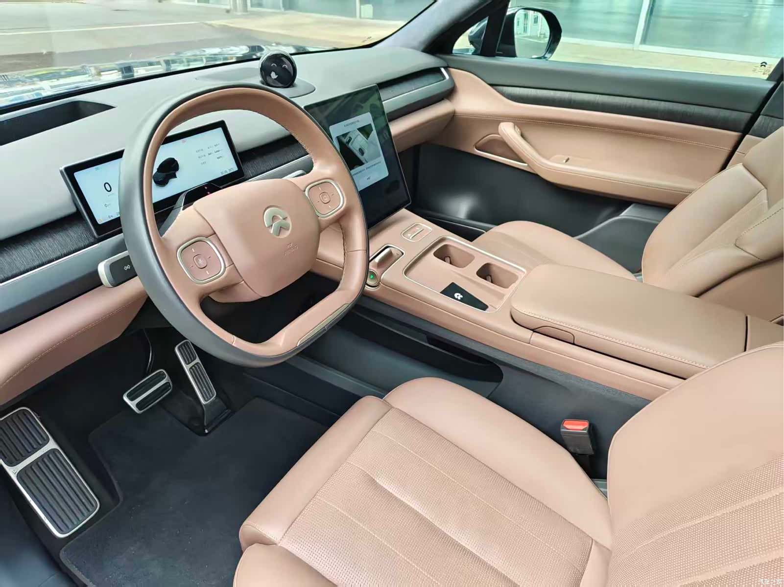 NIO ES8, 2024 10