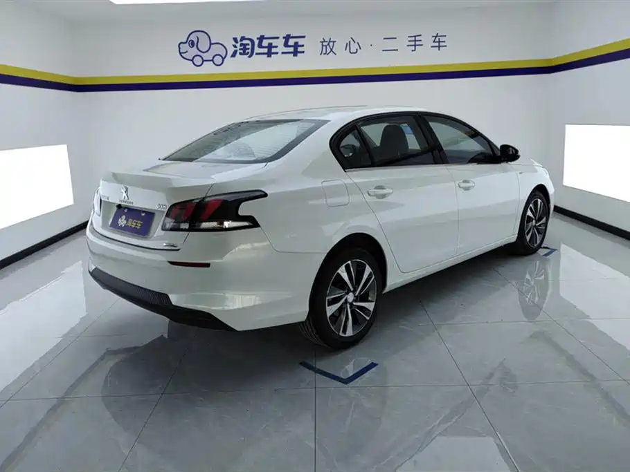 Peugeot 408