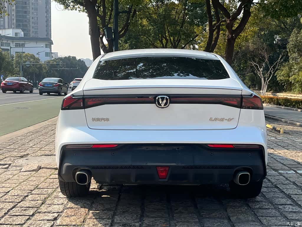 Changan UNI-V, 2022 14