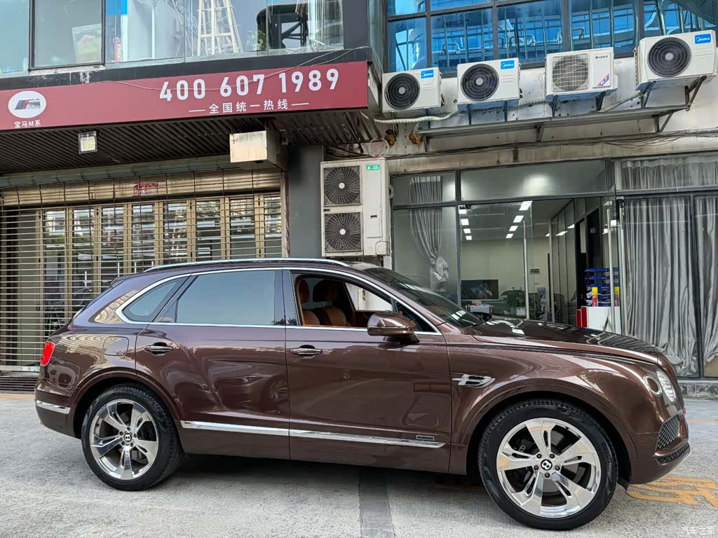 Bentley Bentayga, 2018 3