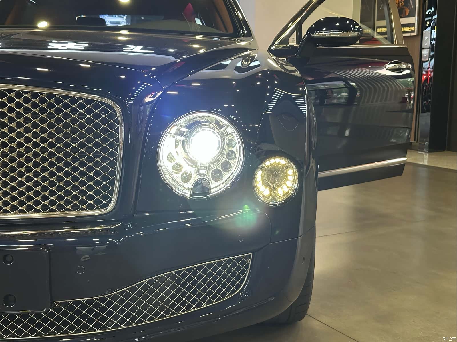 Bentley Mulsanne, 2013 8