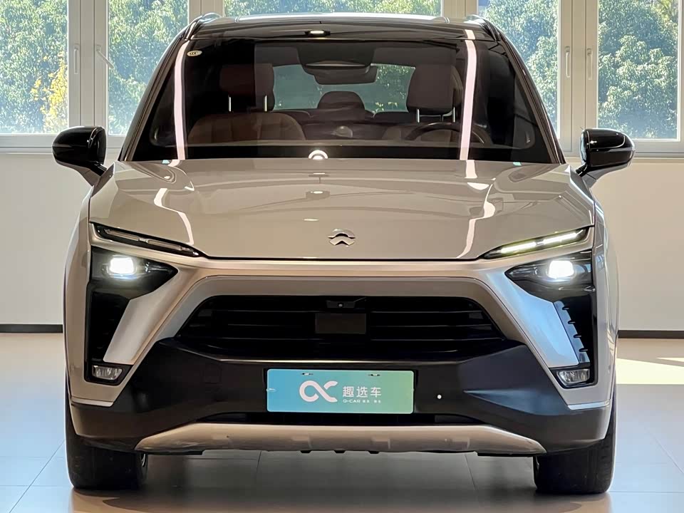 NIO ES8