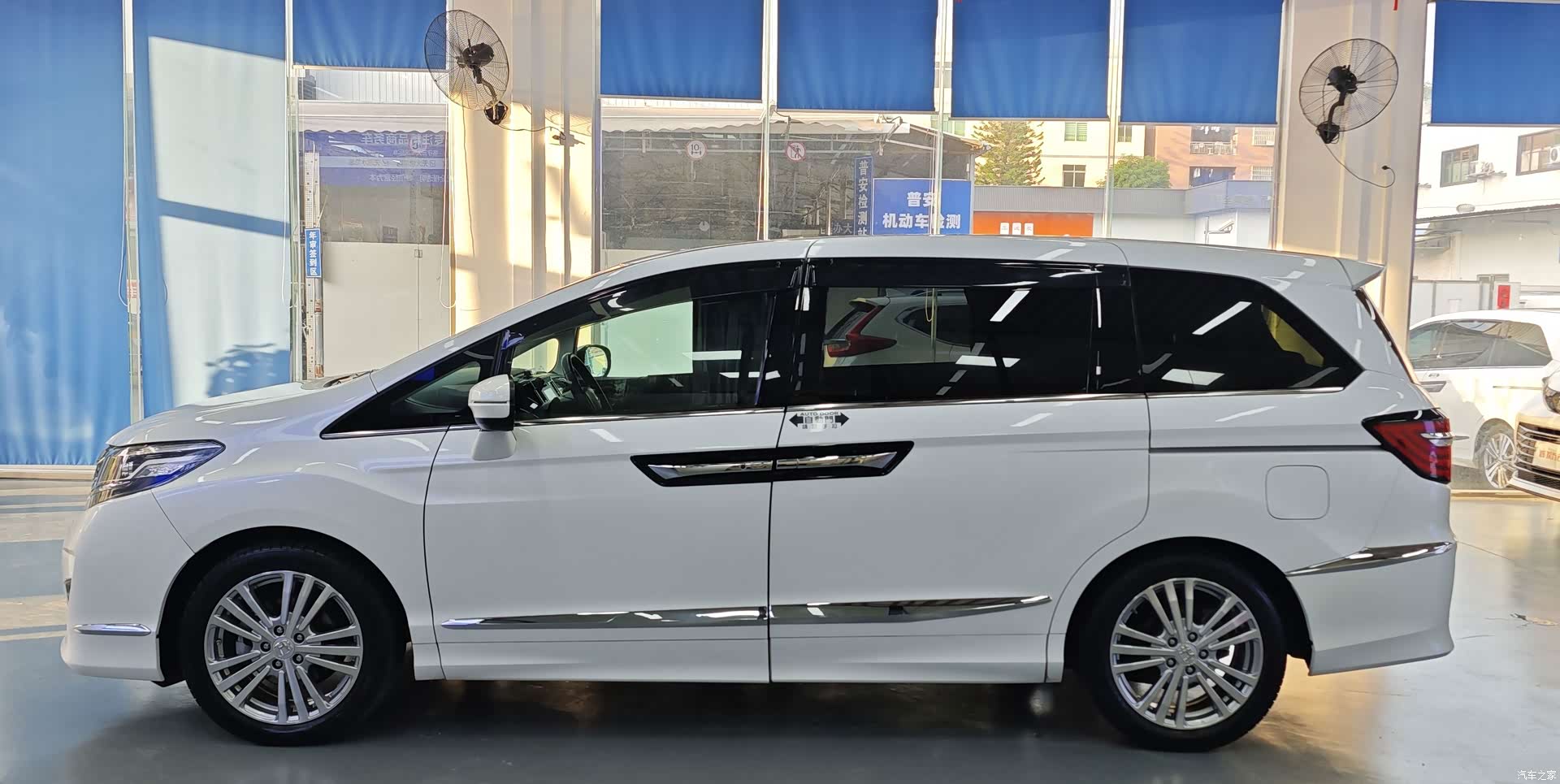 Honda Elysion, 2017 4