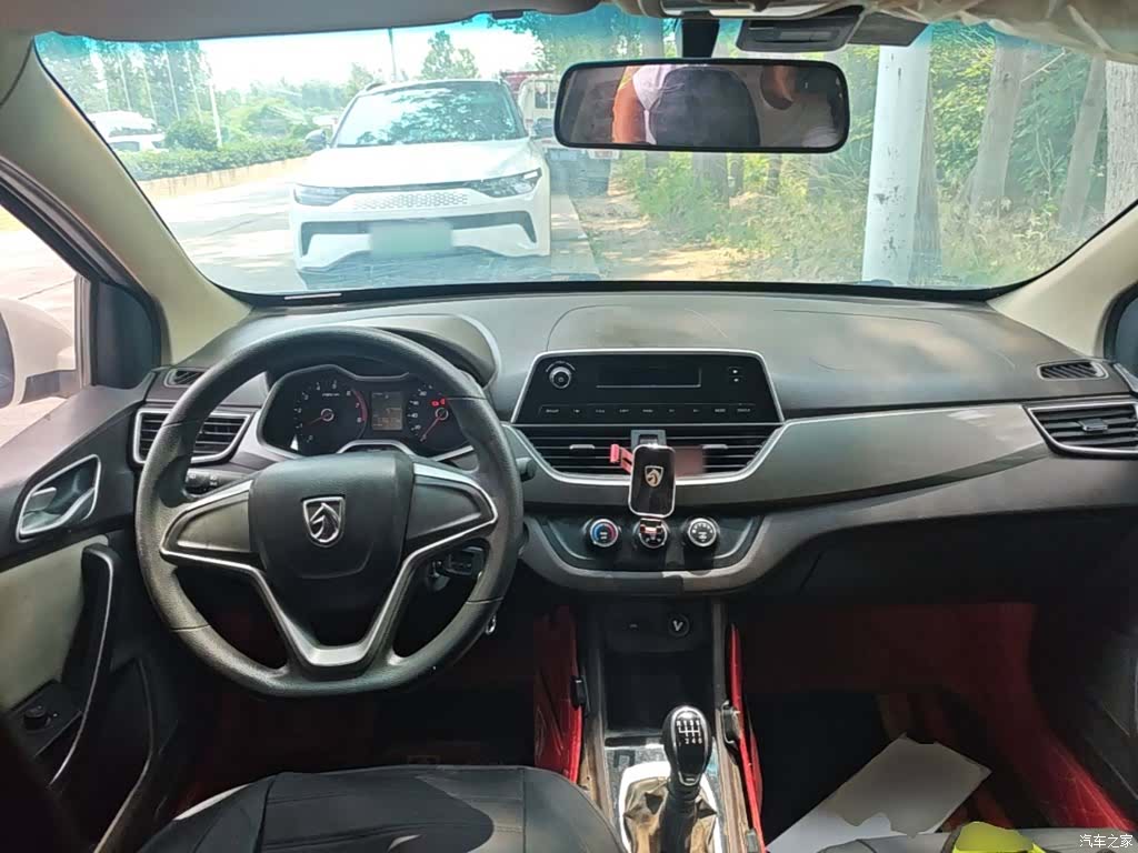 Wuling 310W, 2019 10