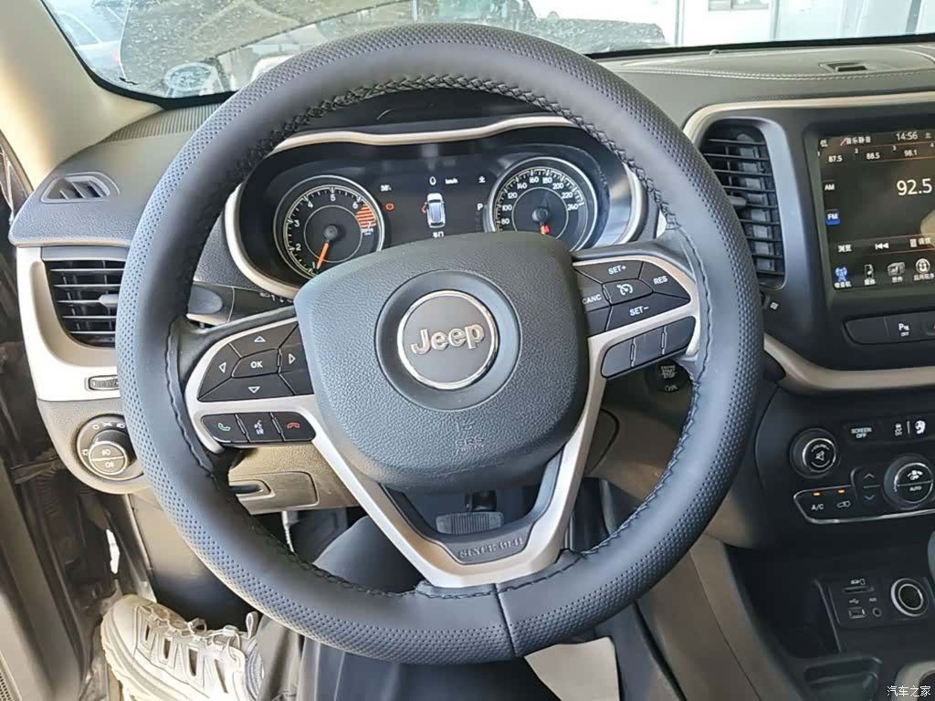 Jeep Cherokee, 2018 11