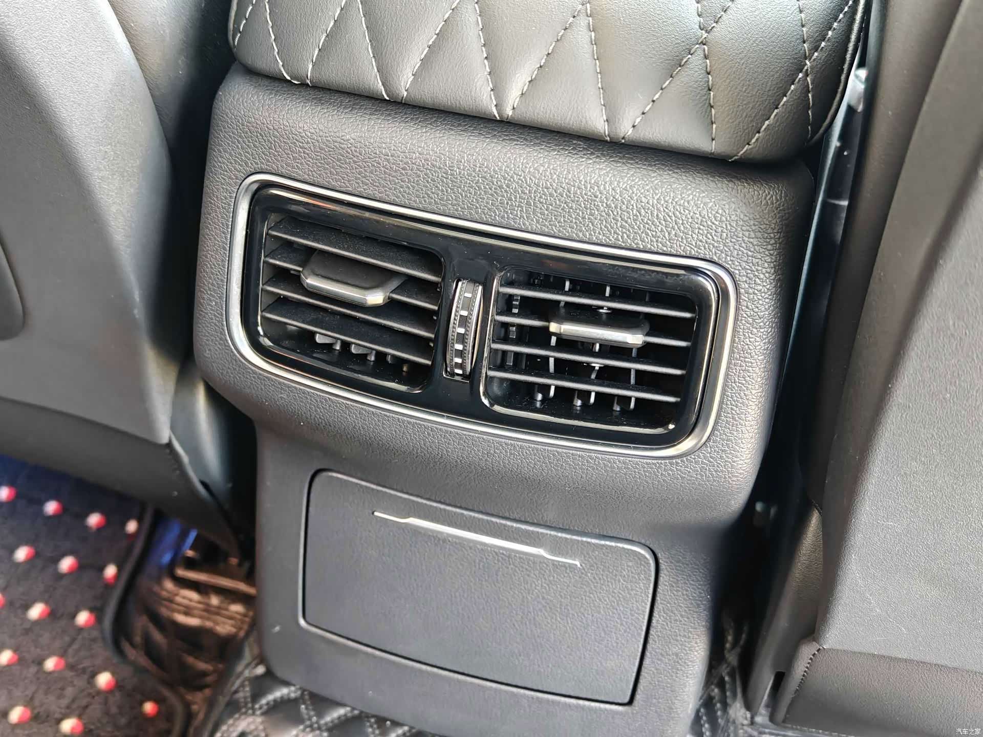 Hongqi HS5, 2022 16