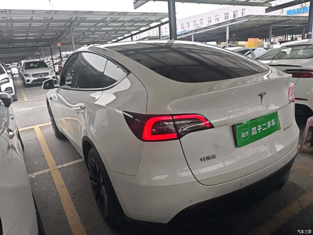 Tesla Model Y, 2023 все фото