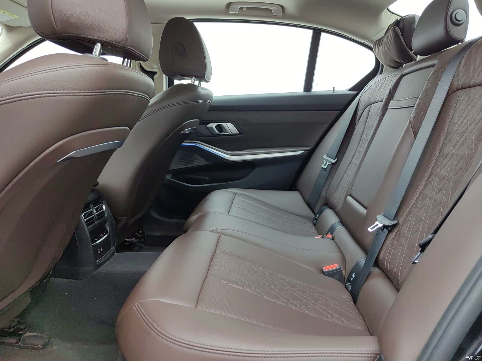 BMW i3, 2023 все фото