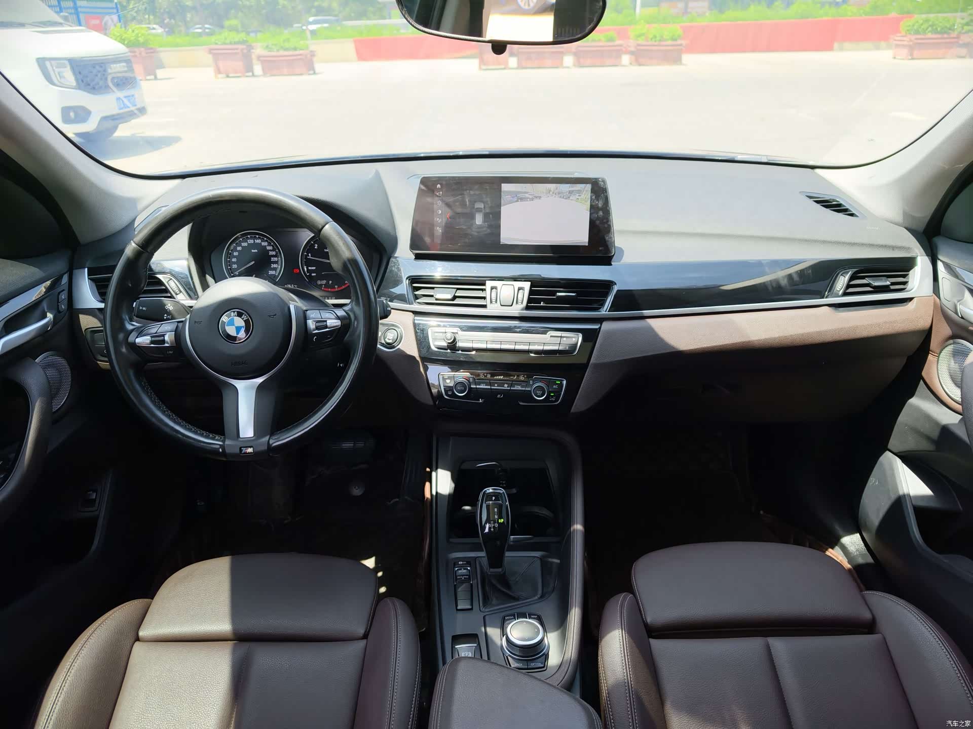 BMW X1, 2021 все фото