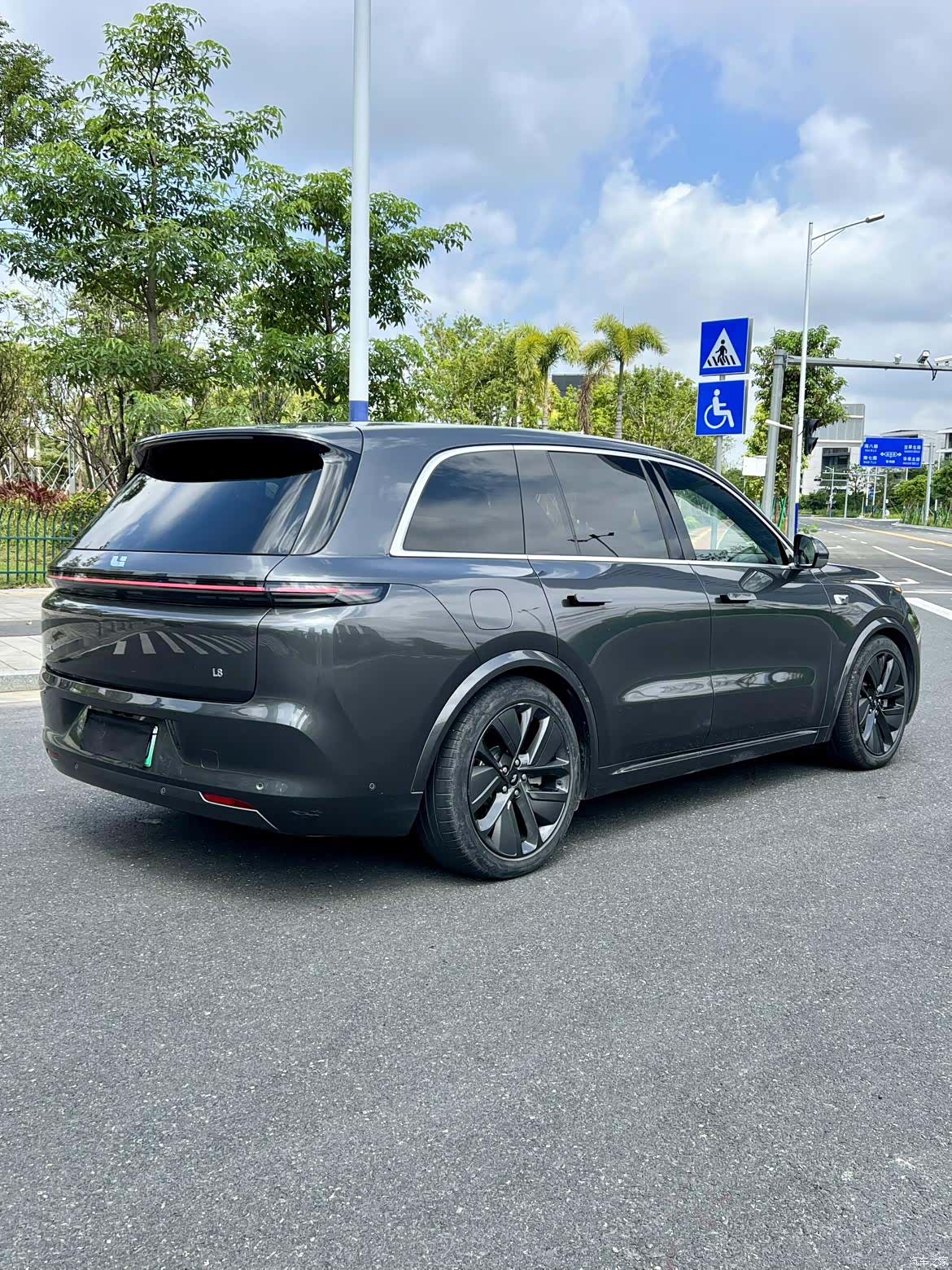 Li Auto L8, 2023 6