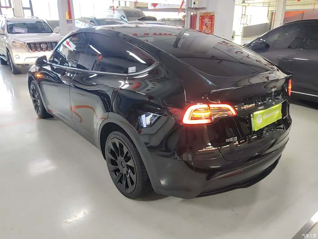 Tesla Model Y, 2023 все фото