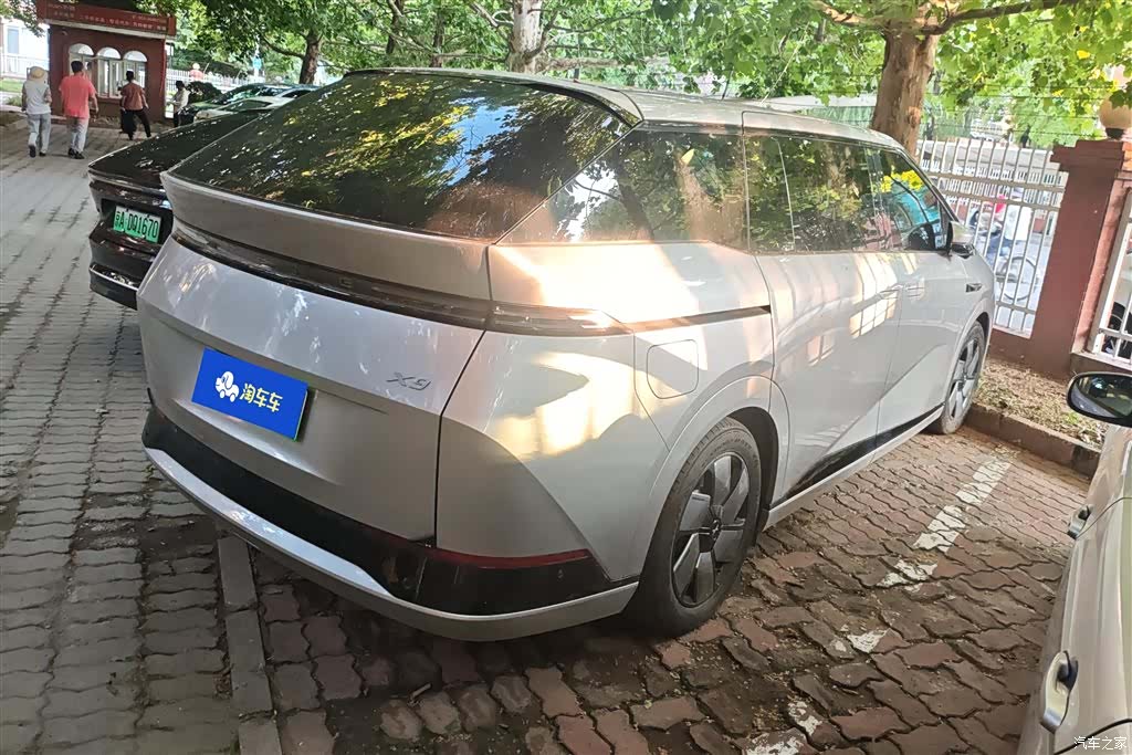 Xpeng X9, 2024 3