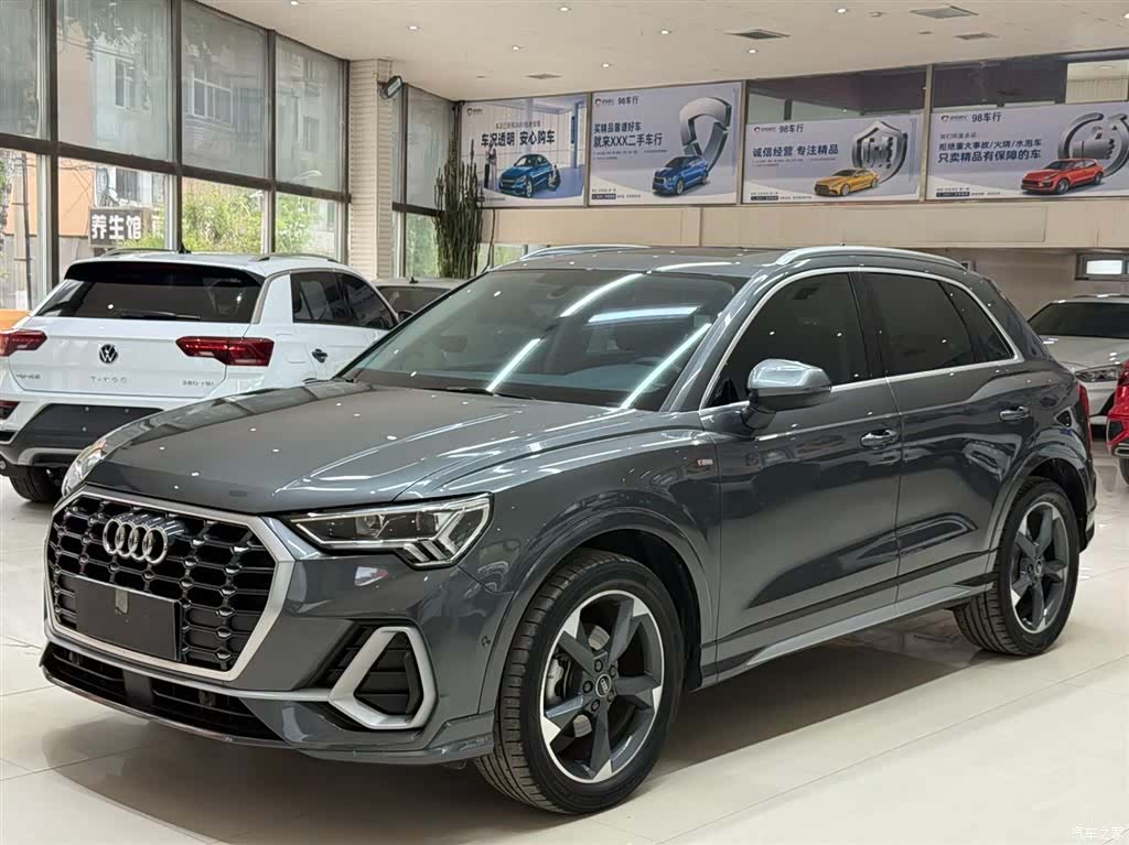 Audi Q3, 2023 1