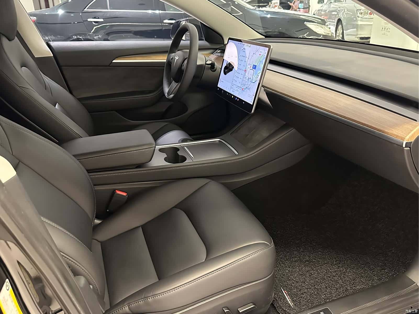 Tesla Model 3, 2022 13