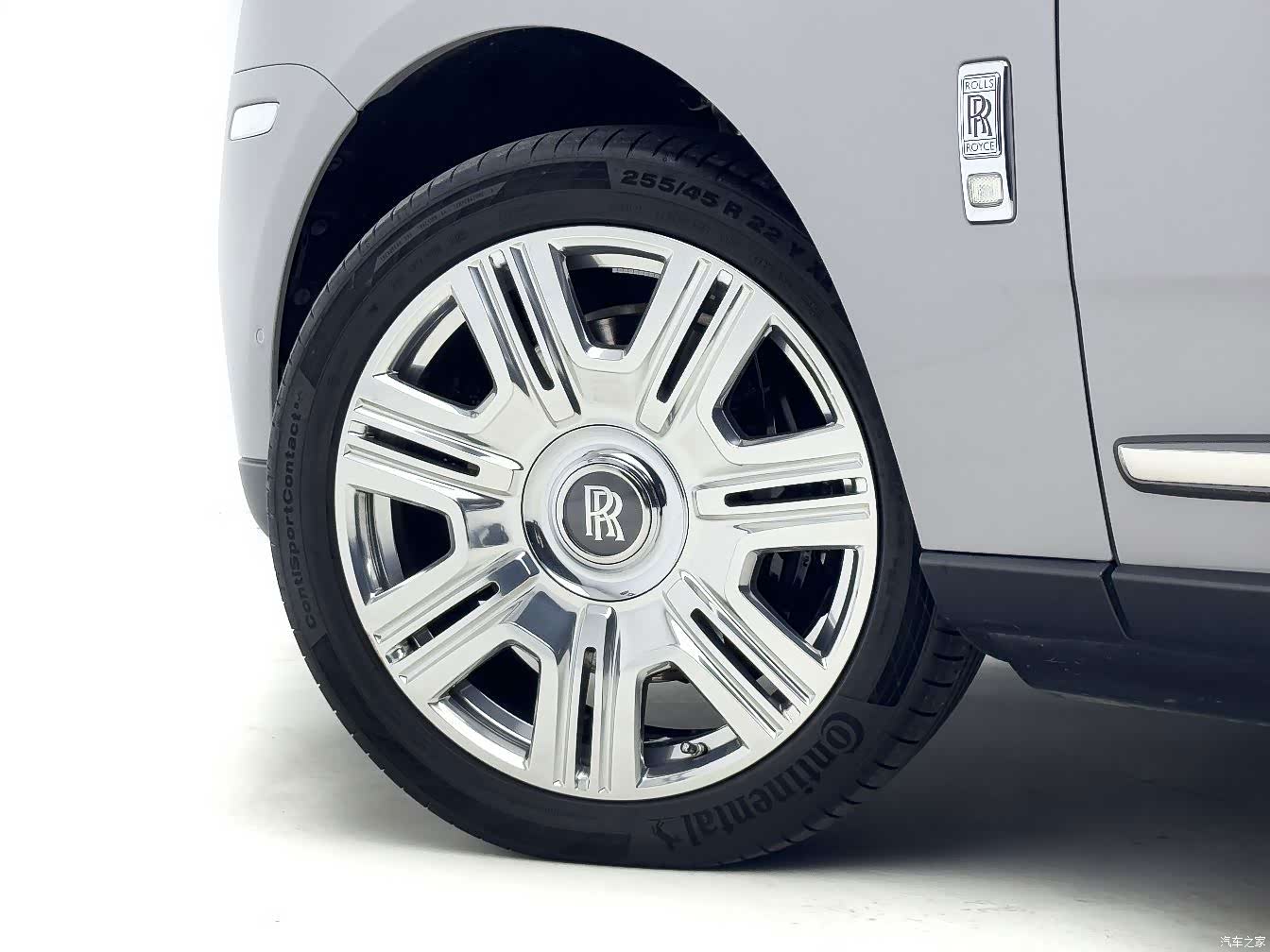 Rolls-Royce Cullinan, 2022 11