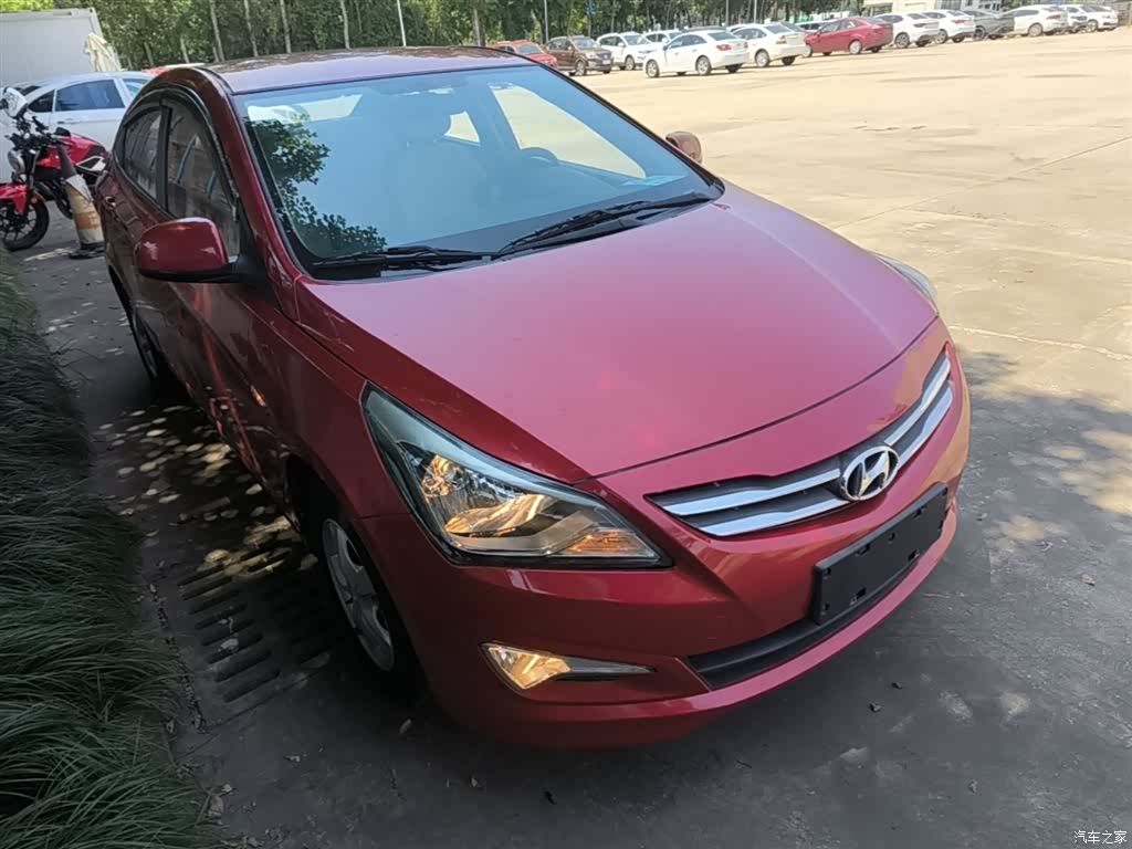 Hyundai GLS, 2015 4