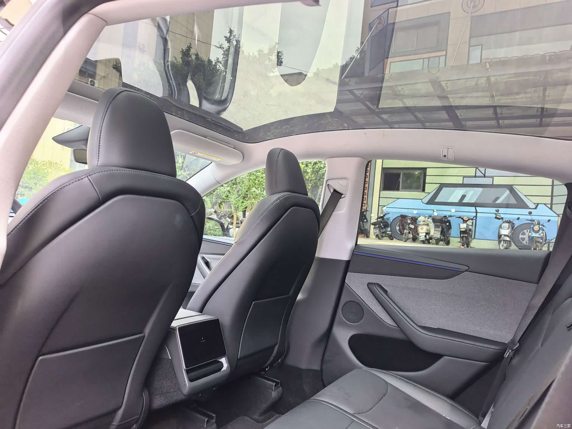 Tesla Model Y, 2025 13