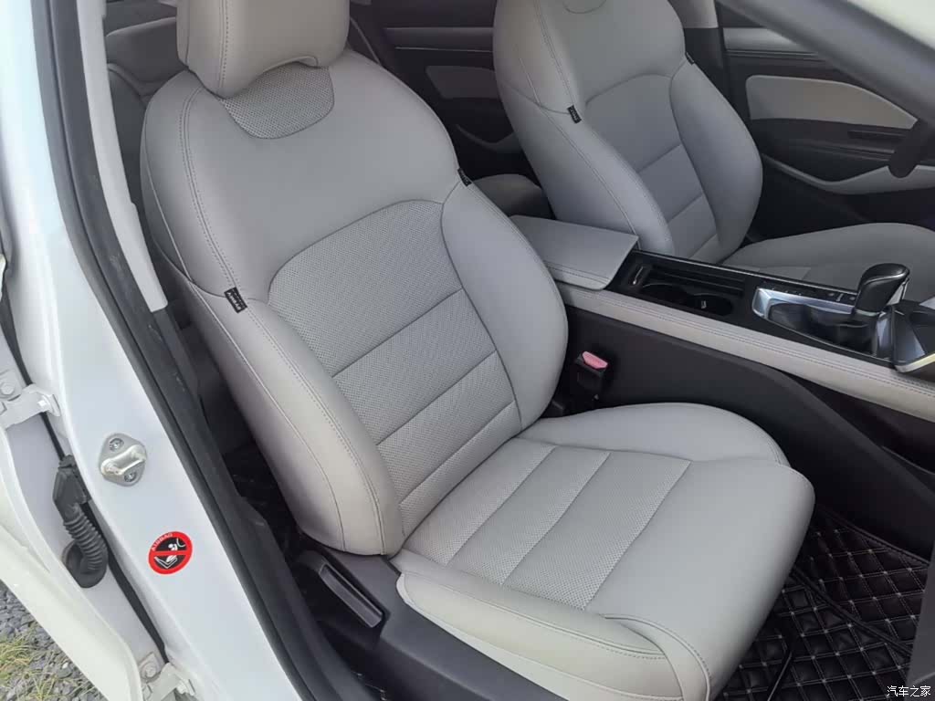 Geely Binray, 2019 25
