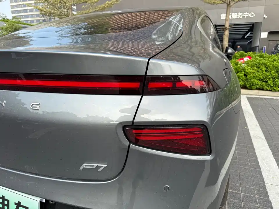 XPENG P7