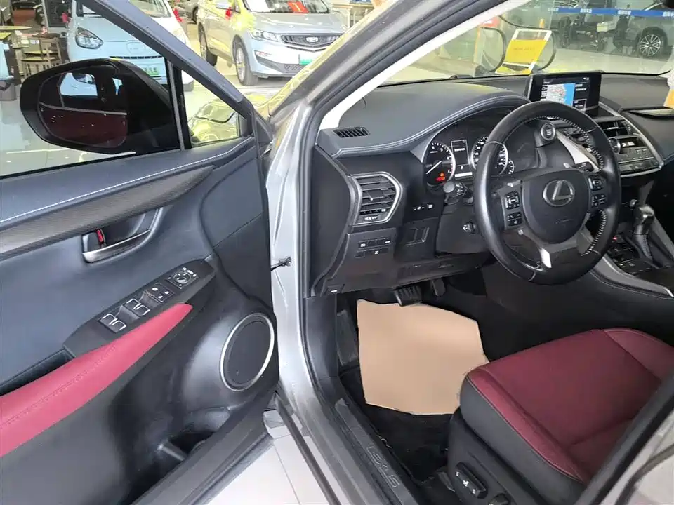 Lexus NX