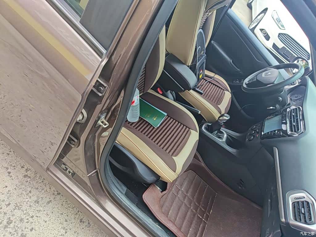 Peugeot 301, 2015 25