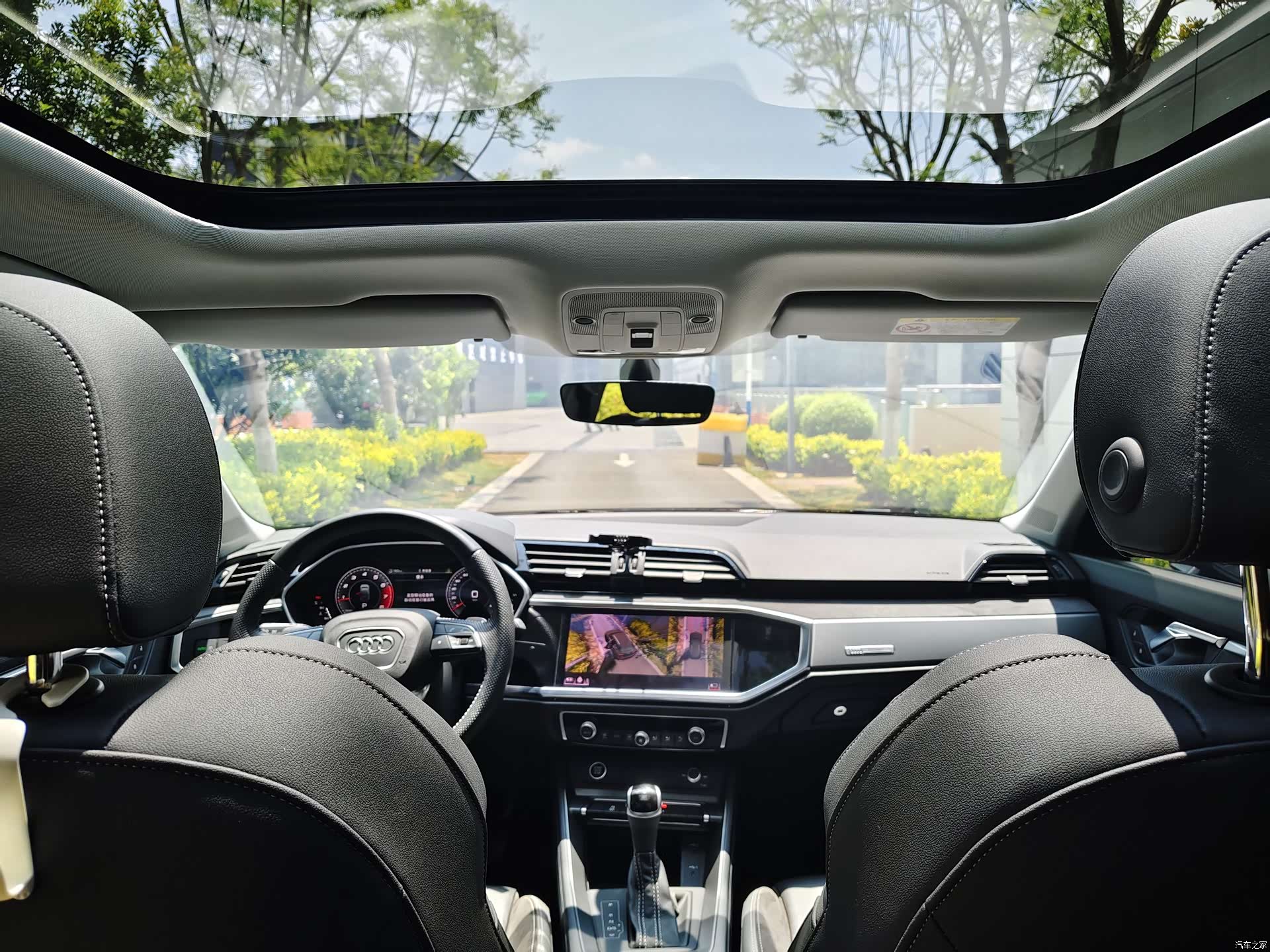 Audi Q3, 2022 все фото