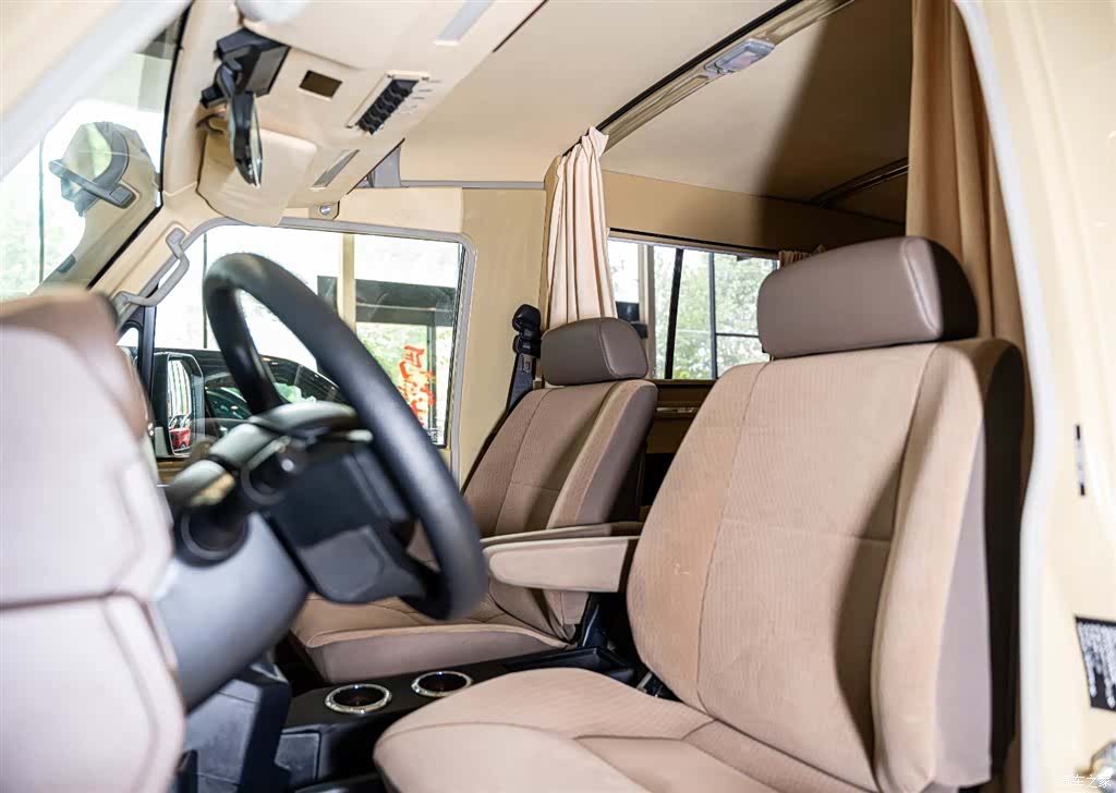 Toyota Land Cruiser, 2025 8