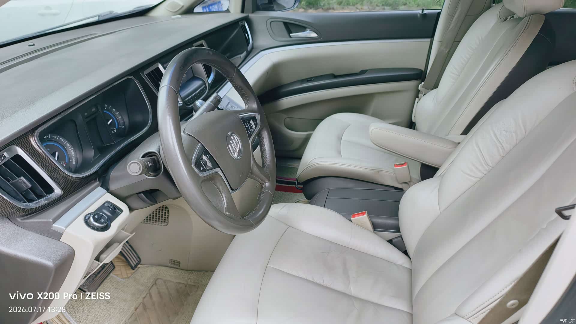 Buick GL8, 2014 8