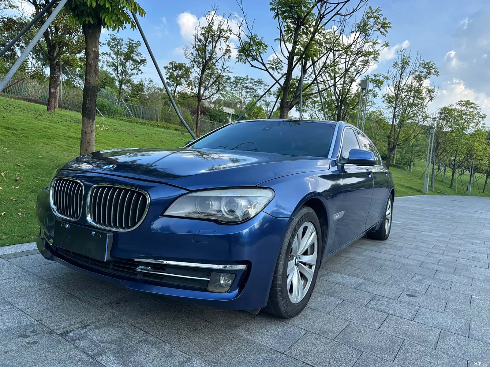 BMW 7 Series, 2010 1