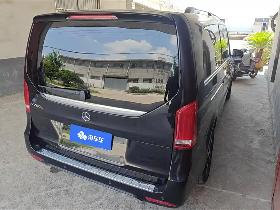 Mercedes-Benz V-class