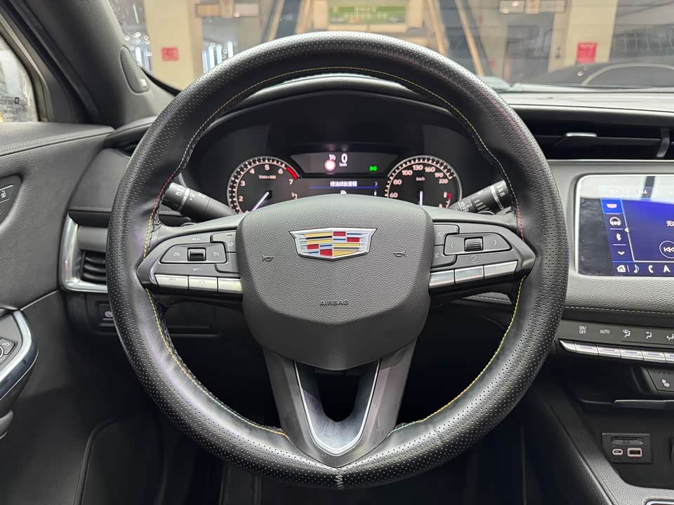 Cadillac XT4